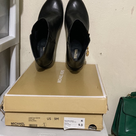 Michael Kors Lainey Flat Bootie Black leather - Picture 12 of 14